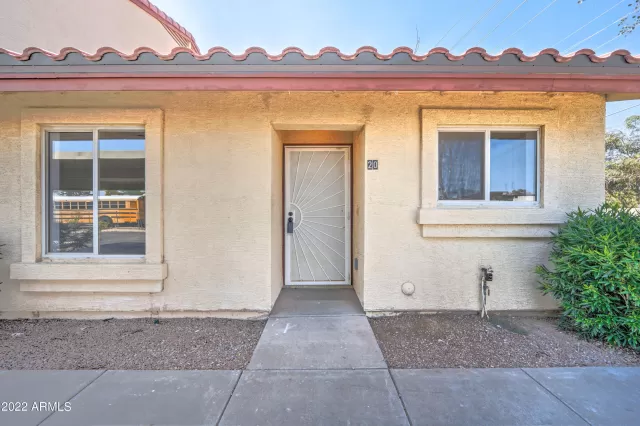 MLS: 6460813 Condo For Sale