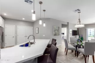 Photo #5: 6460817 Listing