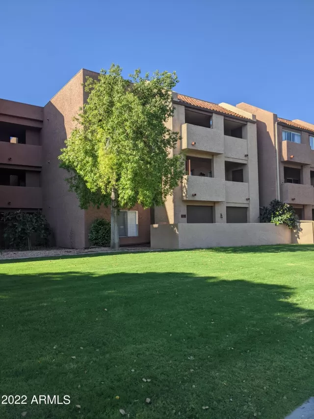 MLS: 6460830 Condo For Sale