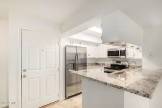 Photo #4: 6460830 Listing 