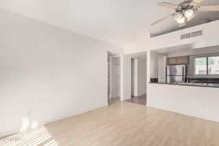 Photo #5: 6460887 Listing