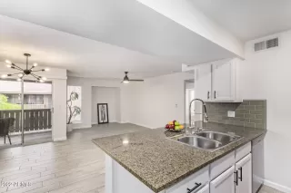 Photo #2: 6461425 Listing