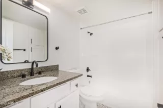 Photo #6: 6461425 Listing