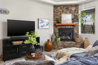 Photo #5: 6461581 Listing