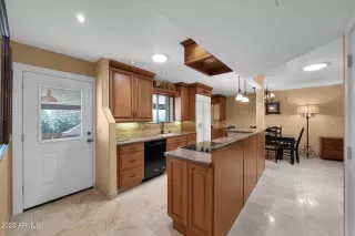 Photo #3: 6461859 Listing