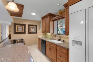 Photo #5: 6461859 Listing