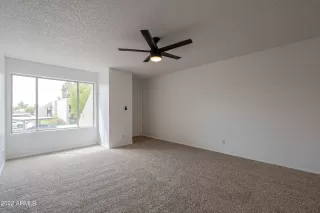 Photo #4: 6461939 Listing