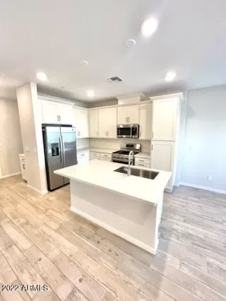 Photo #2: 6462206 Listing 