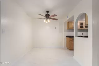 Photo #5: 6462262 Listing