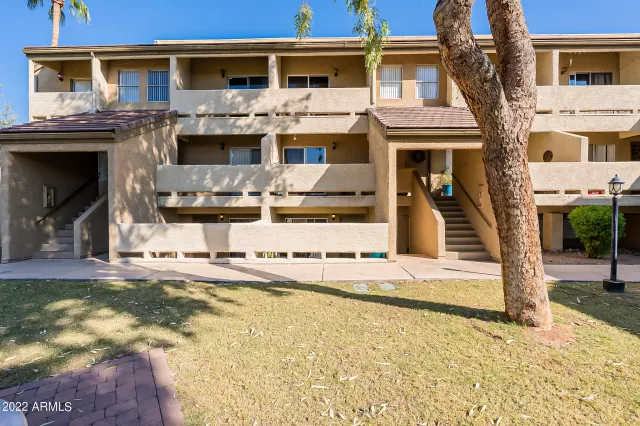 MLS: 6462928 Condo For Sale