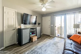 Photo #6: 6462928 Listing