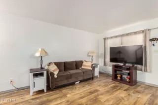 Photo #4: 6462999 Listing