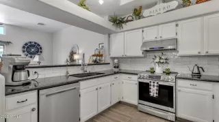 Photo #5: 6463017 Listing 