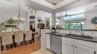 Photo #6: 6463017 Listing 