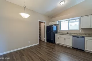 Photo #6: 6463326 Listing 