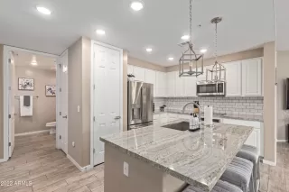 Photo #5: 6463456 Listing