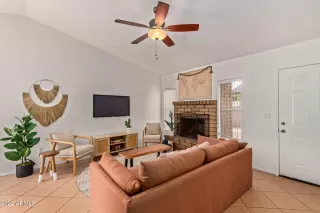 Photo #4: 6463652 Listing