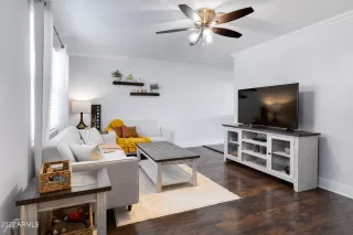 Photo #5: 6463768 Listing