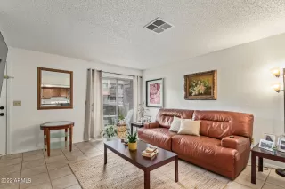 Photo #6: 6464039 Listing 