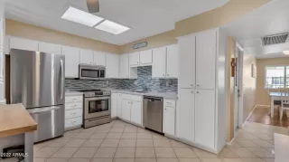 Photo #2: 6464385 Listing