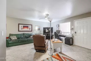 Photo #6: 6464577 Listing 