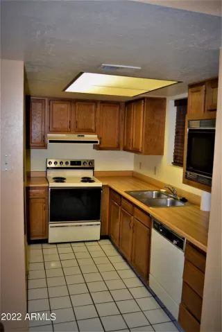 Photo #2: 6465114 Listing 