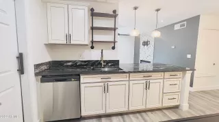 Photo #6: 6466207 Listing 