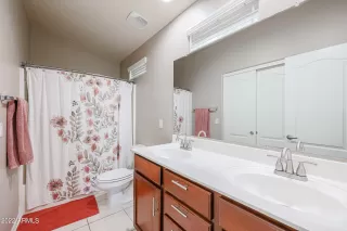 Photo #6: 6466366 Listing