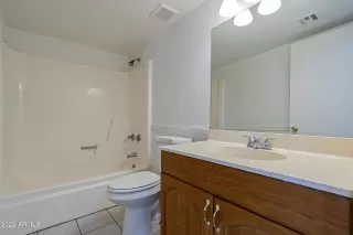 Photo #5: 6466785 Listing