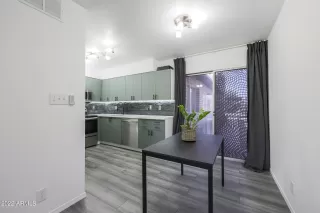 Photo #6: 6467325 Listing 