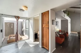 Photo #5: 6467672 Listing