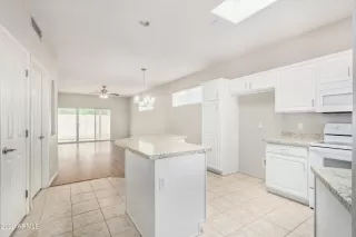 Photo #3: 6467961 Listing 