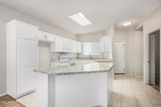 Photo #4: 6467961 Listing 