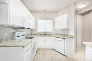 Photo #6: 6467961 Listing 