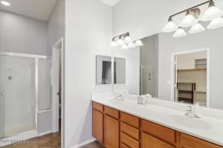 Photo #5: 6468031 Listing