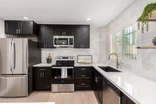 Photo #6: 6468037 Listing 