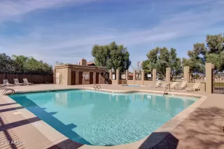 Photo #5: 6468837 Listing