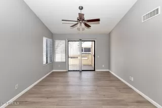 Photo #4: 6469102 Listing