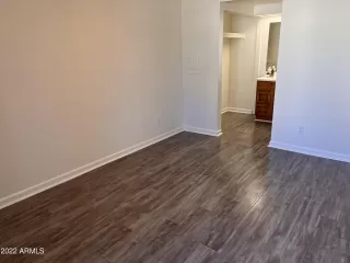 Photo #5: 6469941 Listing