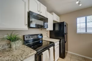 Photo #5: 6470369 Listing