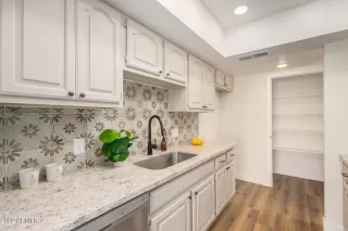 Photo #2: 6471139 Listing 