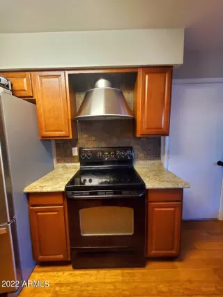 Photo #5: 6471507 Listing