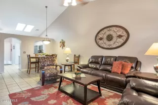 Photo #5: 6471719 Listing