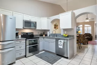 Photo #6: 6471719 Listing