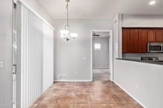 Photo #6: 6472241 Listing