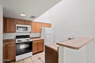 Photo #3: 6472733 Listing