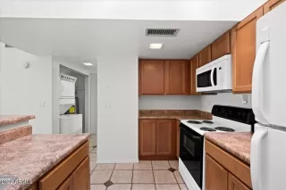 Photo #5: 6472733 Listing