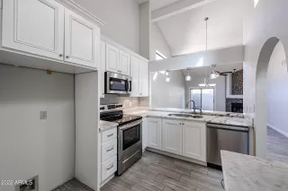 Photo #6: 6474148 Listing