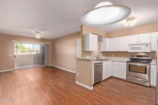 Photo #6: 6474653 Listing