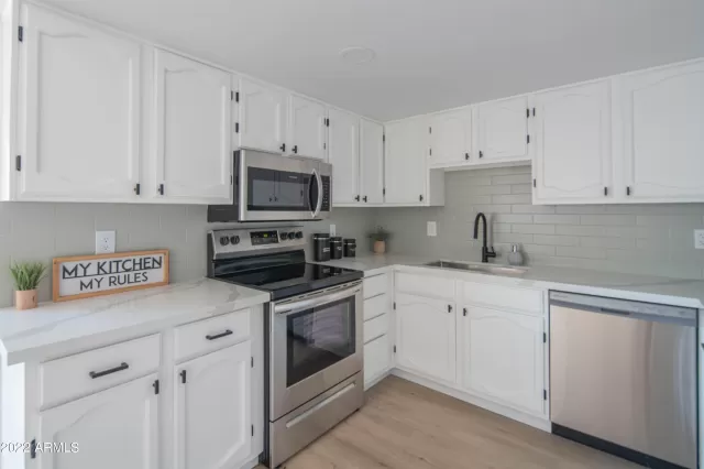 MLS: 6474867 Condo For Sale